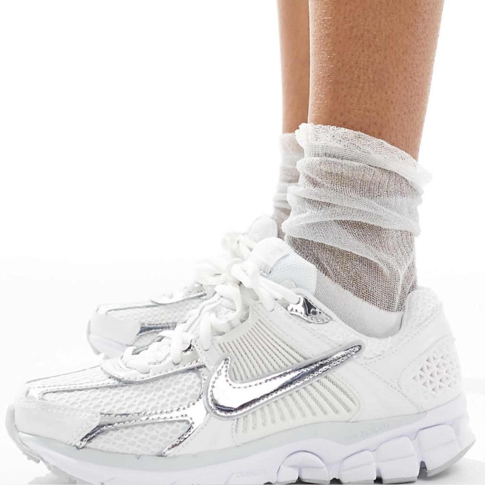 Nike Zoom Vomero 5 Sneakers in White and Silver